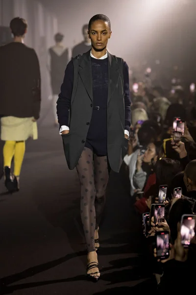 Look 15